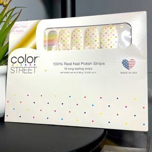 ColorStreet “Good Egg” 🐣